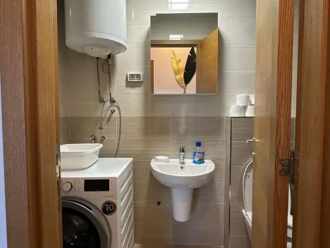 Izdavanje, dvosoban stan, 64m², City Kvart, Podgorica - image 9