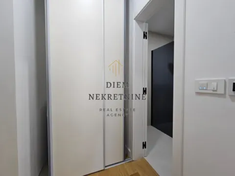 Izdavanje, jednosoban stan, 70m², Centar, Bar - image 3