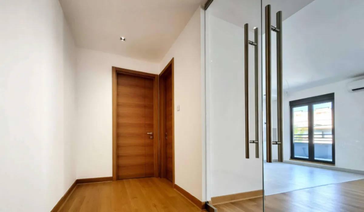 Prodaja, četvorosoban stan, 240m², Adamovićevo Naselje, Novi Sad Sve Podlokacije