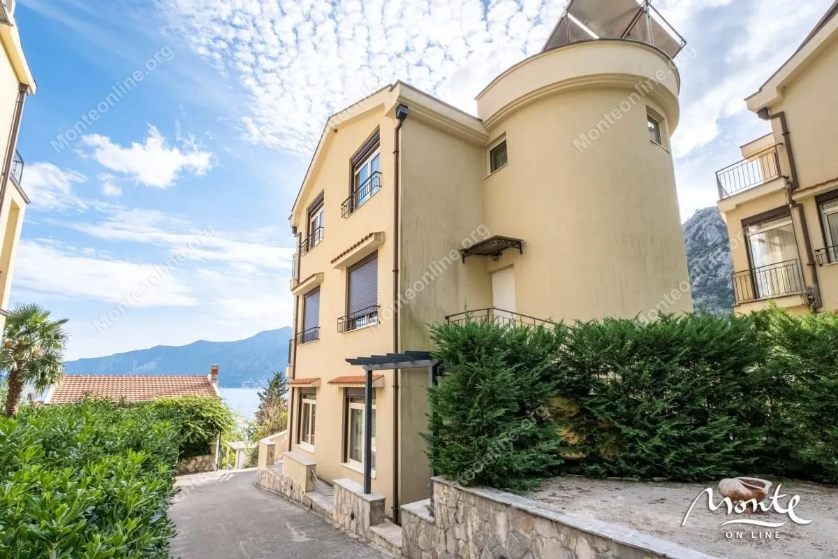 Prodaja, dvosoban stan, 79m², Orahovac, Kotor