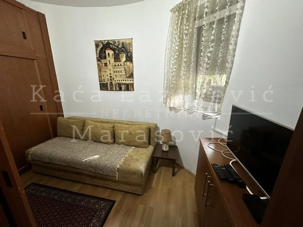 Rent, one bedroom apartment, 33m², Vračar Centar, Vračar Sve Podlokacije