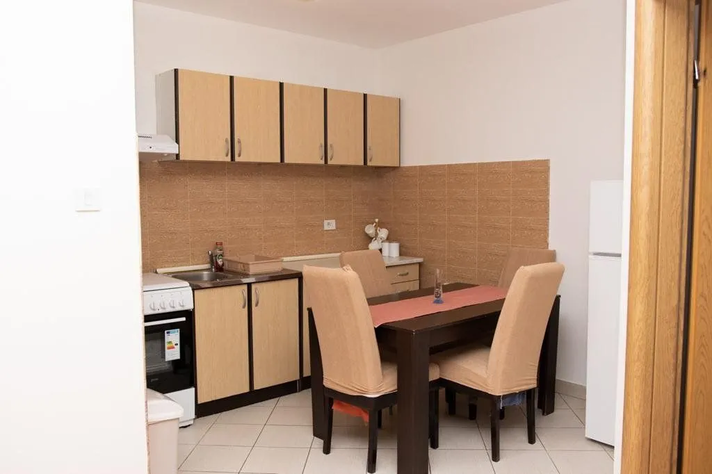 Izdavanje, jednosoban stan, 45m², Podgorica, Crna Gora