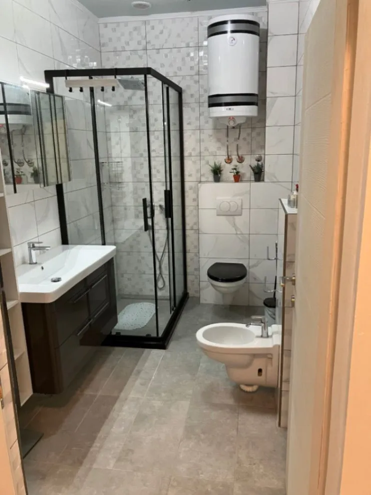 Rent, three bedroom apartment, 90m², Prčanj, Kotor