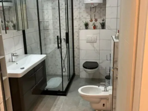 Rent, three bedroom apartment, 90m², Prčanj, Kotor - image 4