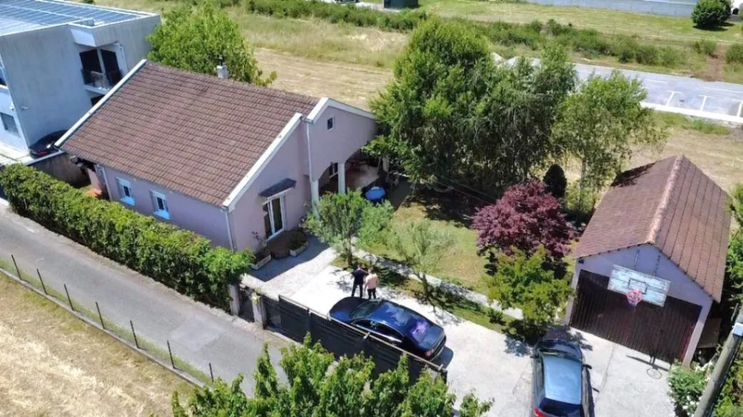 Prodaja, kuća, 233m², Tološi, Podgorica