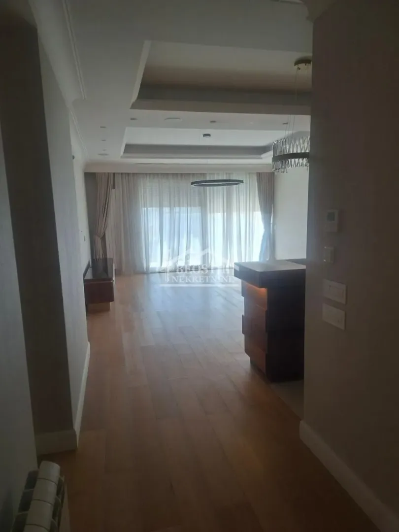 Rent, four bedroom apartment, 137m², Vračar Hram, Vračar Sve Podlokacije
