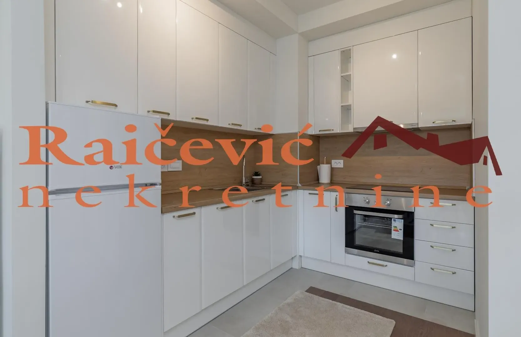 Izdavanje, trosoban stan, 77m², Savski Venac, Beograd