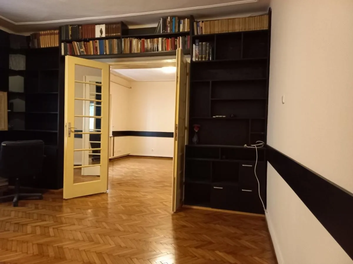 Izdavanje, poslovni prostor, 122m², Klinički Centar, Beograd