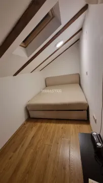 Izdavanje, trosoban stan, 40m², Kalenić Pijaca, Vračar Sve Podlokacije - image 5