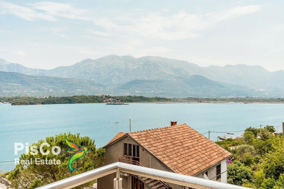 Prodaja, dvosoban stan, 64m², Tivat, Crna Gora