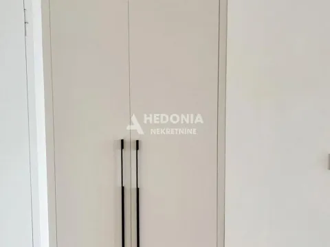 Izdavanje, poslovni prostor, 80m², Savski Venac, Beograd - image 4