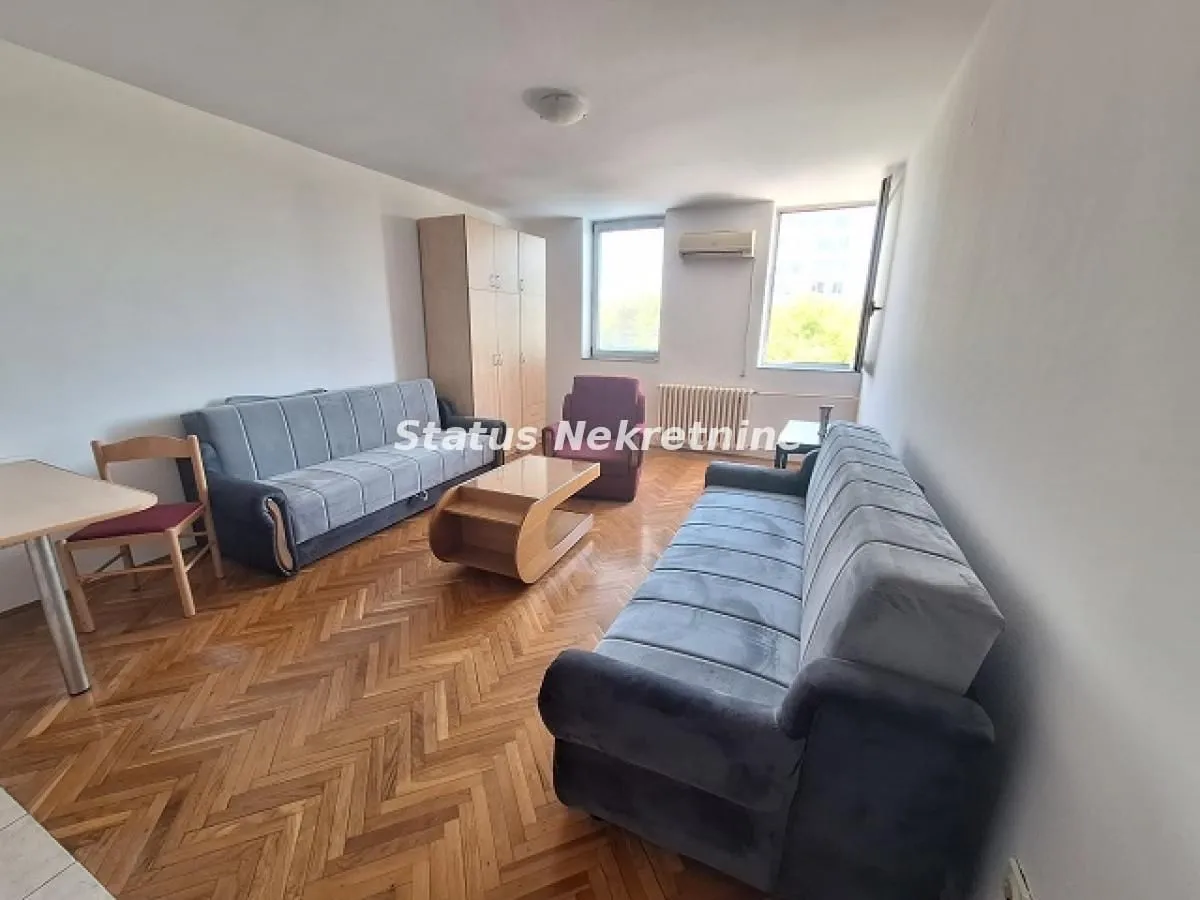Izdavanje, garsonjera, 30m², Bulevar Oslobodjenja, Novi Sad Sve Podlokacije