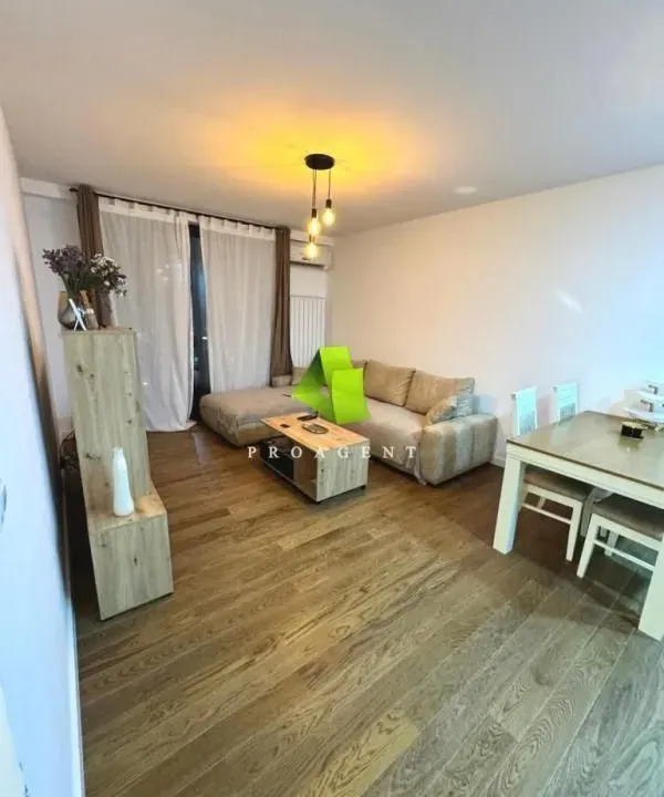 Izdavanje, dvosoban stan, 75m², Medijana, Niš