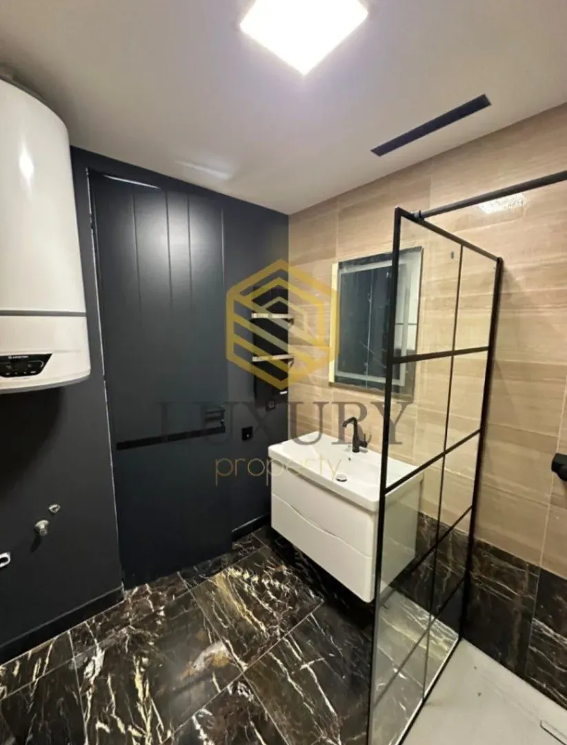Izdavanje, trosoban stan, 111m², Zagorič, Podgorica