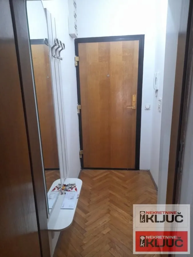 Izdavanje, garsonjera, 29m², Grbavica, Novi Sad Sve Podlokacije