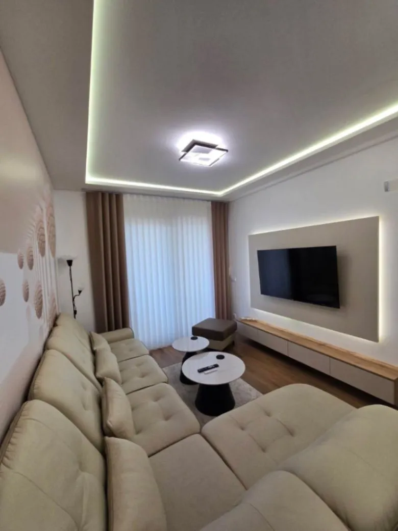 Izdavanje, jednosoban stan, 50m², Centar, Bar