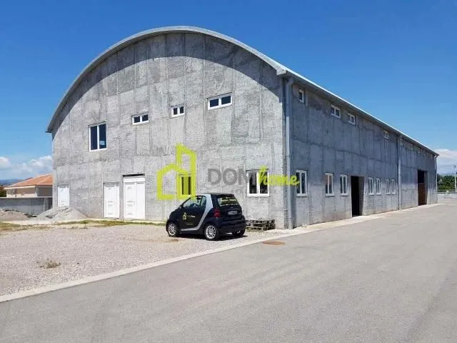 Rent, office space, 1500m², Zeta, Podgorica