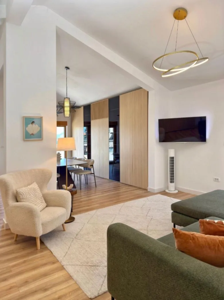 Izdavanje, dvosoban stan, 136m², Pržno, Budva