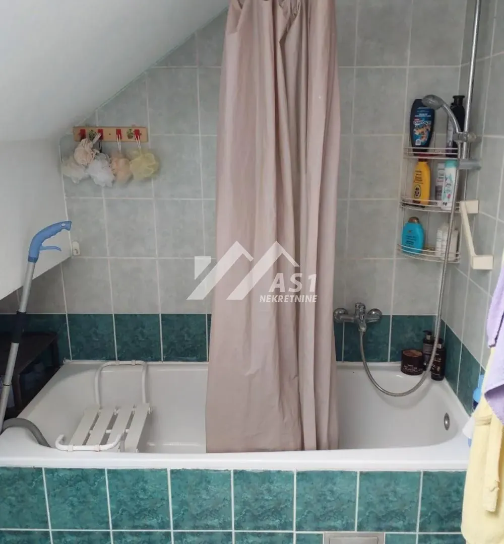 Sale, three bedroom apartment, 72m², Detelinara, Novi Sad Sve Podlokacije