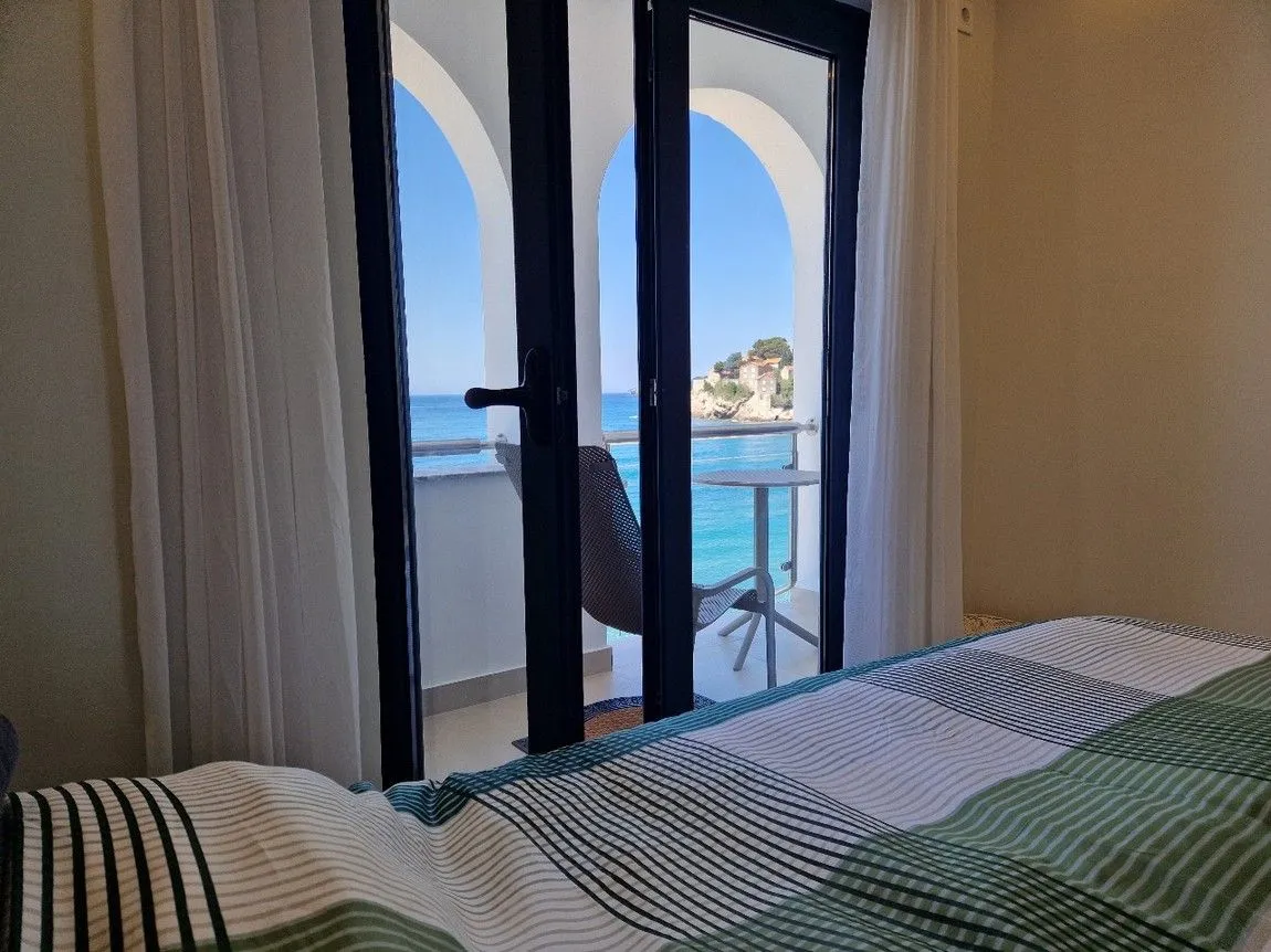 Sale, two bedroom apartment, 62m², Sveti Stefan, Budva
