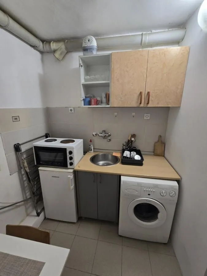 Izdavanje, garsonjera, 25m², Centar, Niš