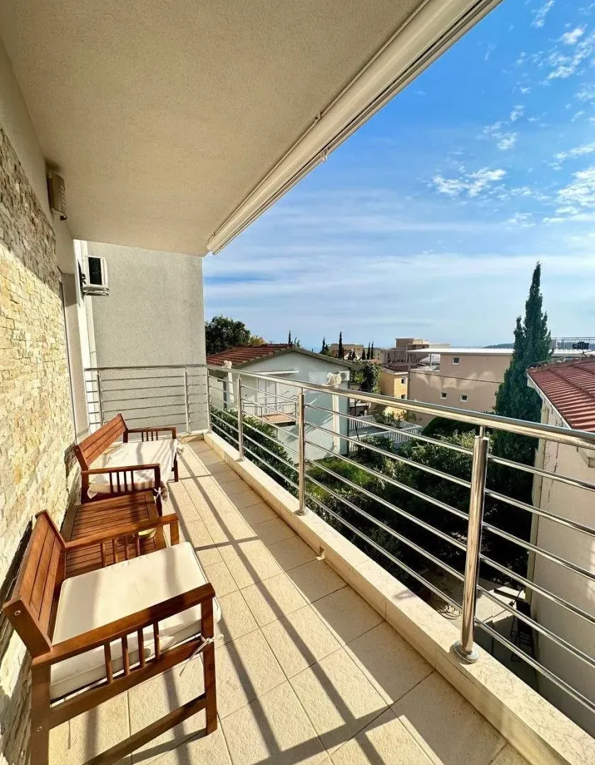 Sale, two bedroom apartment, 98m², Bečići, Budva