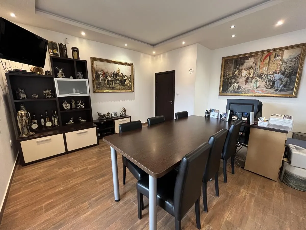 Sale, house, 402m², Adice, Novi Sad Sve Podlokacije