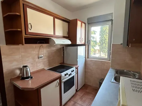 Izdavanje, trosoban stan, 120m², Ljubović, Podgorica - image 37