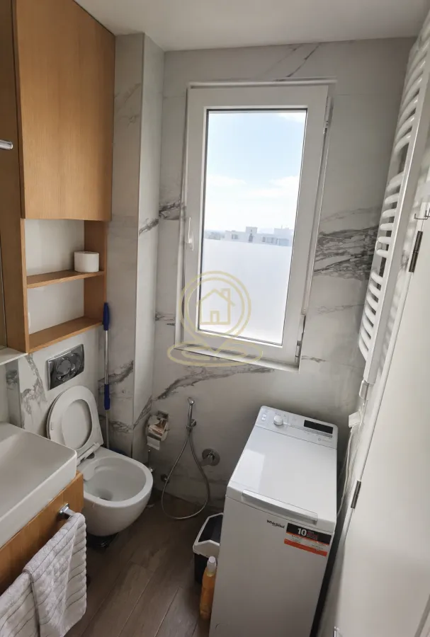 Izdavanje, trosoban stan, 56m², Stari Grad, Beograd