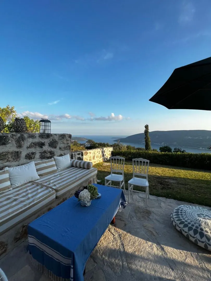 Rent, house, 400m², Herceg Novi, Crna Gora