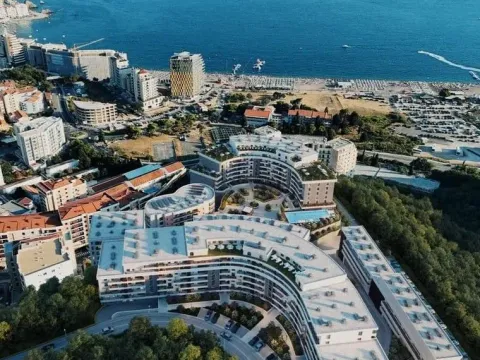 Sale, one bedroom apartment, 52m², Bečići, Budva - image 1
