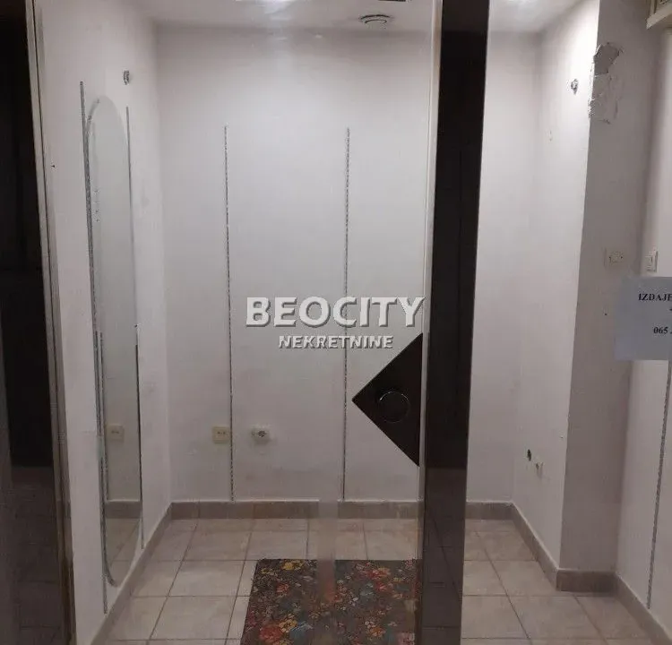 Prodaja, poslovni prostor, 8m², Knez Mihajlova Centar, Centar Sve Podlokacije