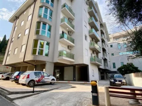 Izdavanje, poslovni prostor, 21m², Ljubović, Podgorica - image 2