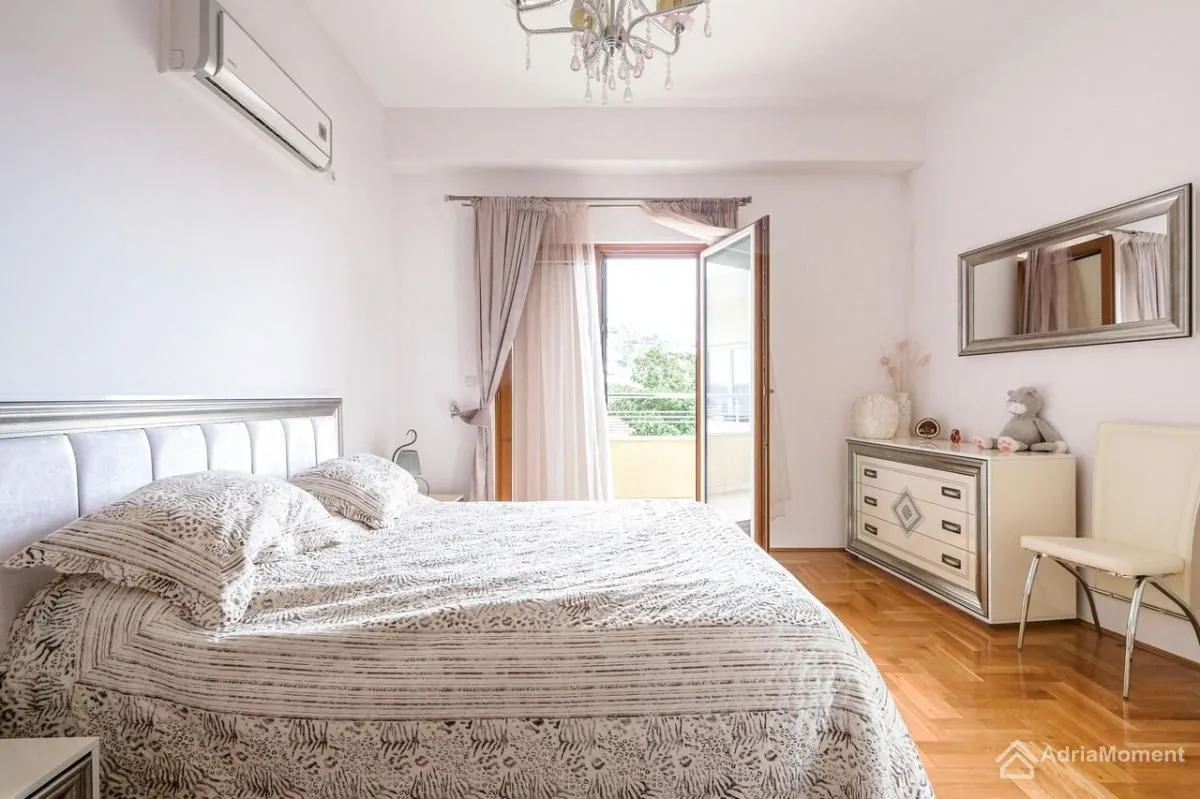 Prodaja, trosoban stan, 158m², Igalo, Herceg Novi