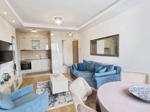 Rent, one bedroom apartment, 49m², Budva, Crna Gora - image 12