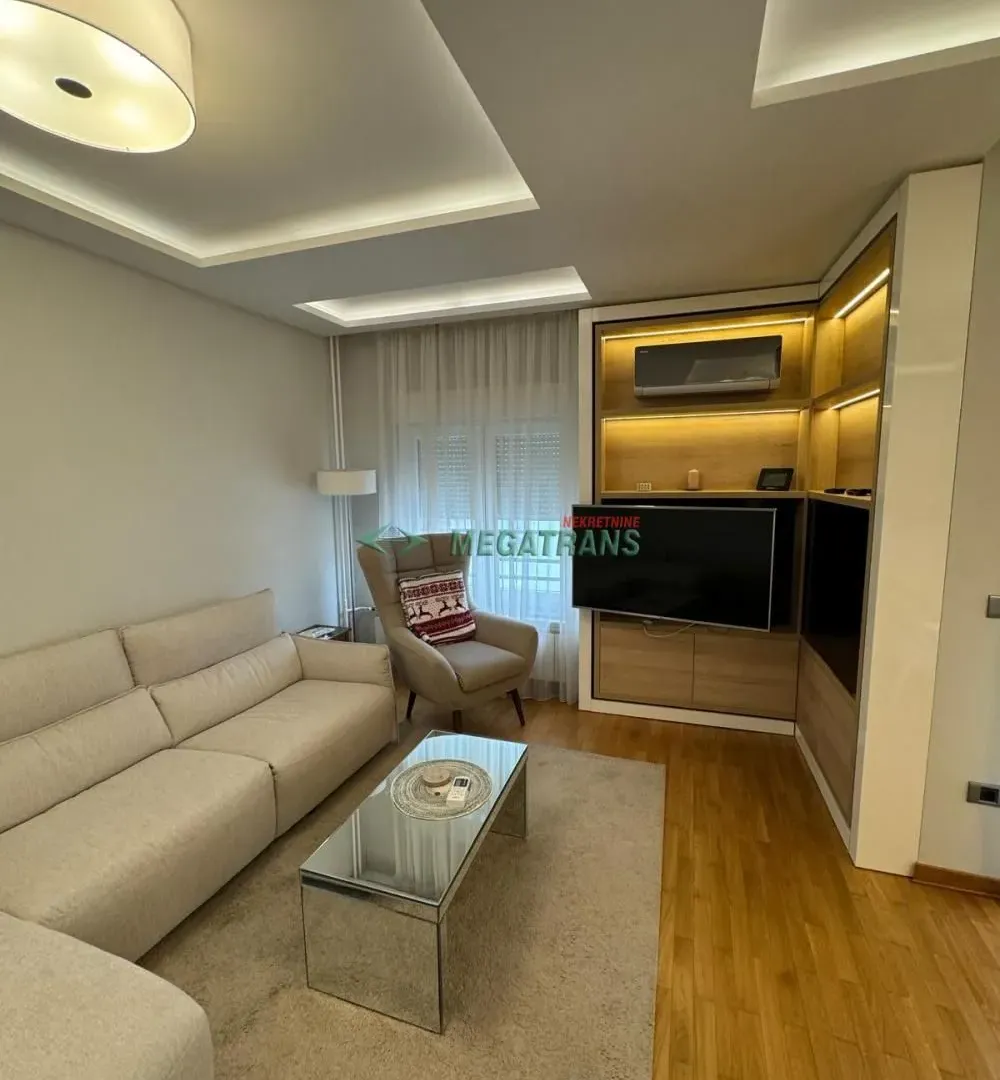 Izdavanje, trosoban stan, 84m², Hadzipopovac, Palilula Sve Podlokacije