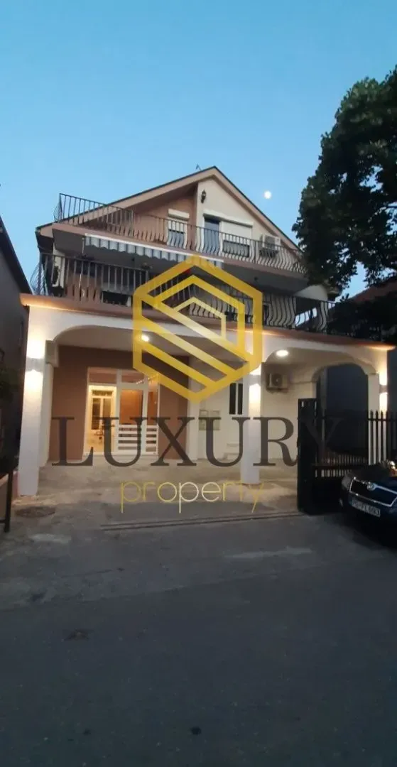 Rent, office space, 100m², Stari Aerodrom, Podgorica