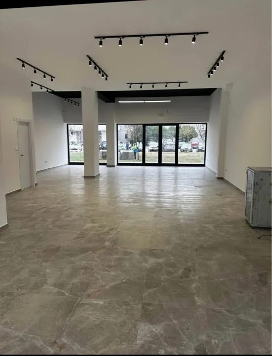Rent, office space, 117m², Pobrežje, Podgorica