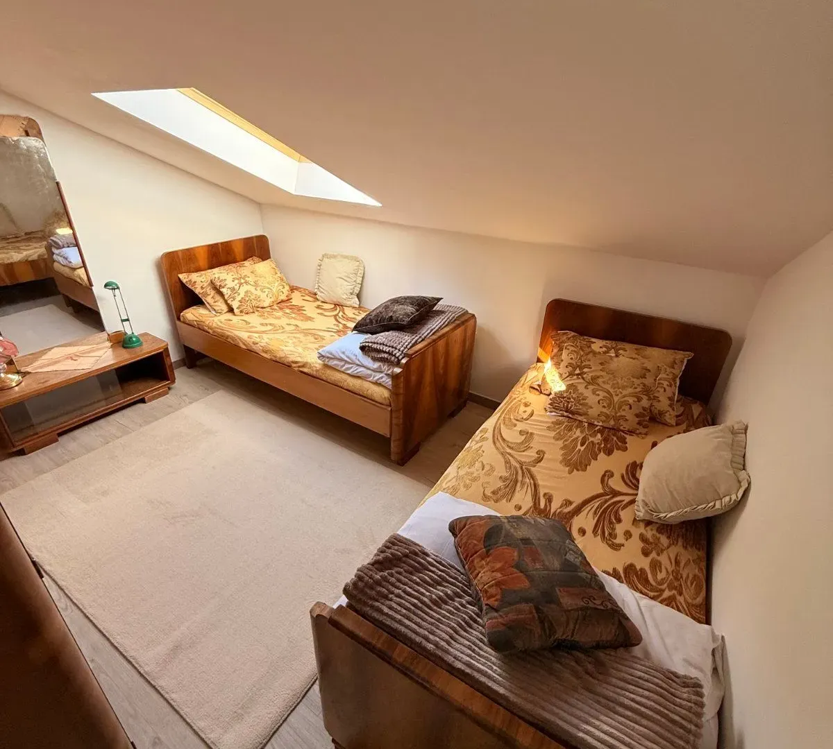 Izdavanje, jednosoban stan, 45m², Centar, Cetinje