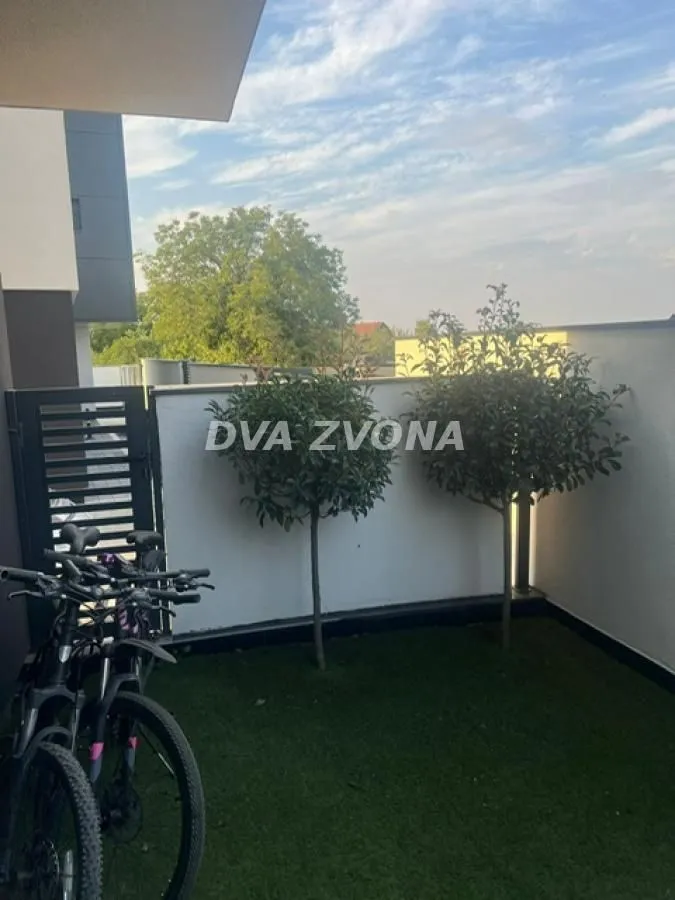 Prodaja, trosoban stan, 59m², Alibegovac, Petrovaradin