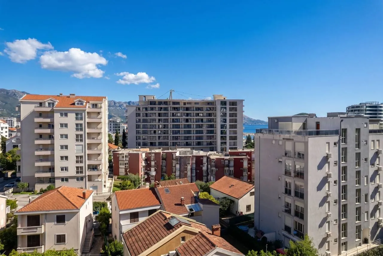 Izdavanje, jednosoban stan, 51m², Centar, Budva