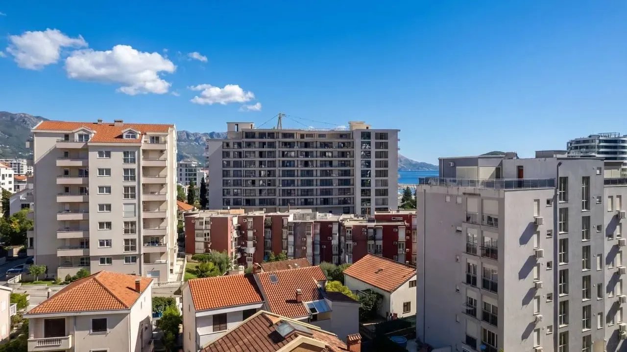 Rent, one bedroom apartment, 51m², Centar, Budva