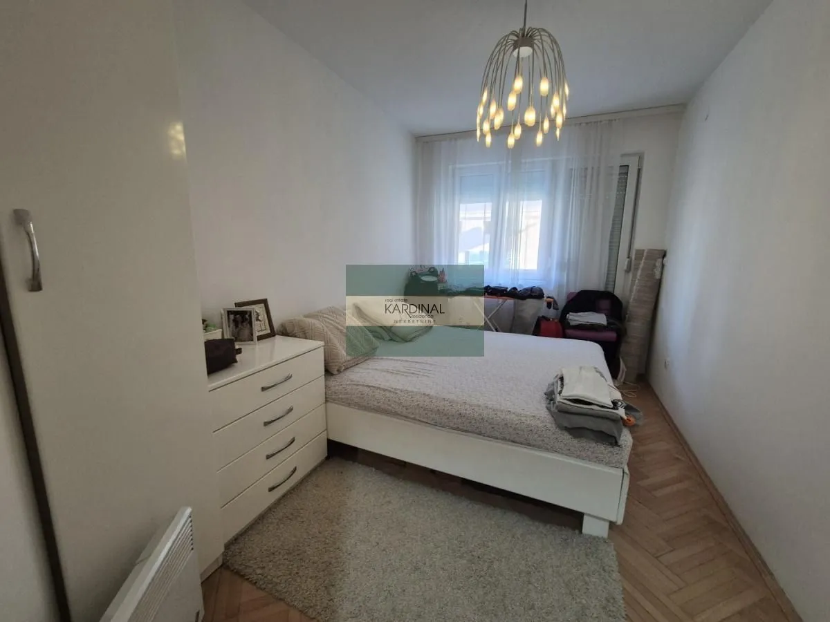 Prodaja, trosoban stan, 79m², Centar, Jagodina