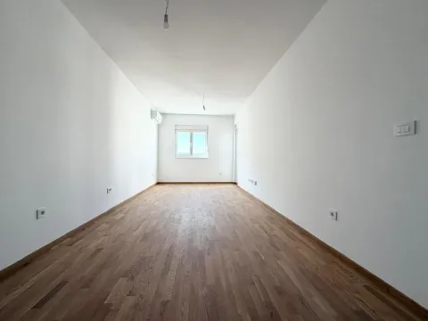 Prodaja, dvosoban stan, 65m², Stari Aerodrom, Podgorica - image 4