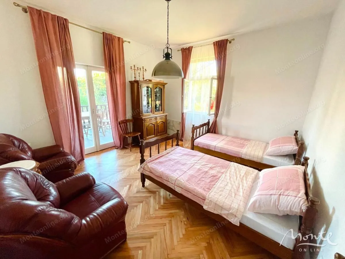 Prodaja, kuća, 250m², Radovići, Tivat