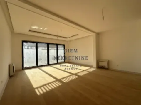 Prodaja, trosoban stan, 139m², Donja Gorica, Podgorica - image 2