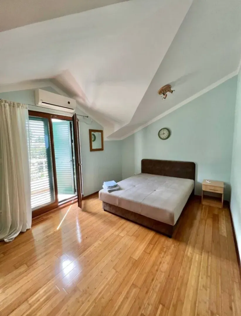 Prodaja, trosoban stan, 130m², Risan, Kotor