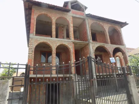 Prodaja, kuća, 360m², Ćuprija, Srbija - image 4