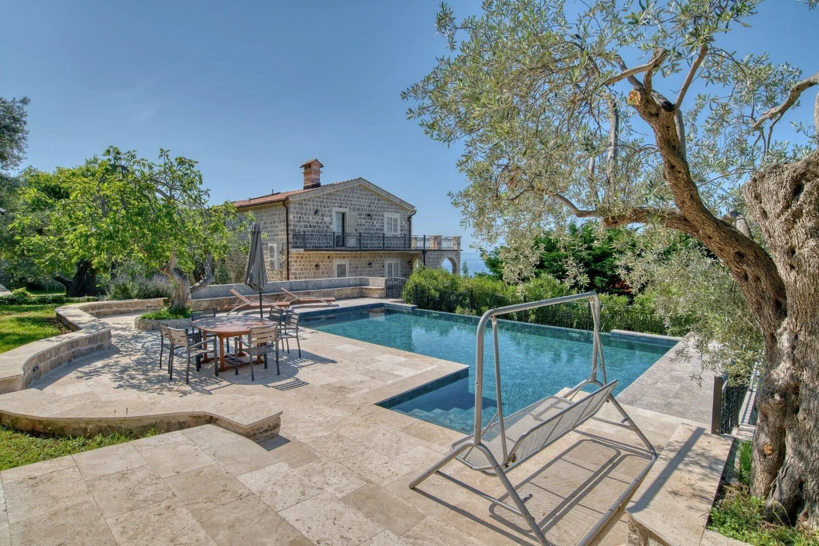 Sale, house, 480m², Reževići, Budva