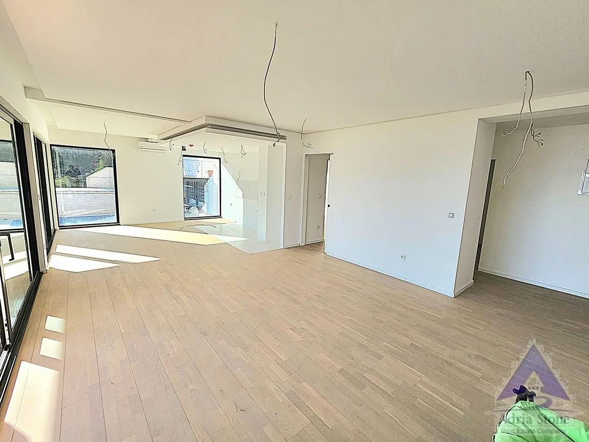 Sale, two bedroom apartment, 111m², Komoševina, Budva
